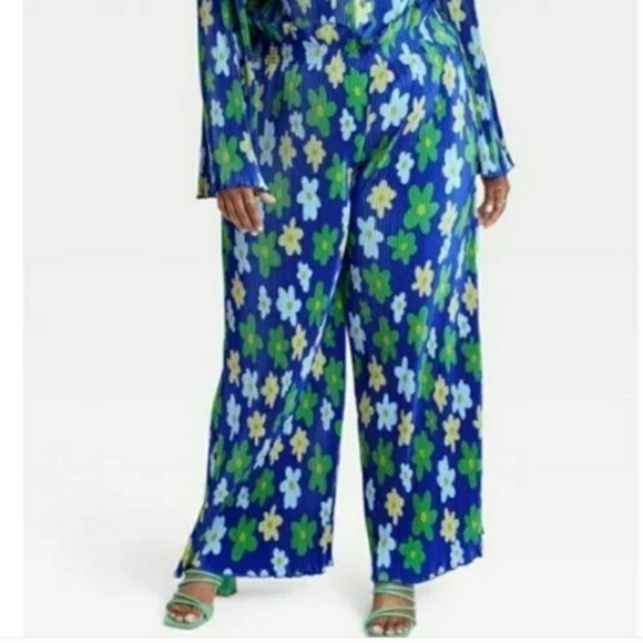 Sammy B for Target Black History Month- Full Outfit- Top, Bottom, and Jacket - Picture 6 of 10